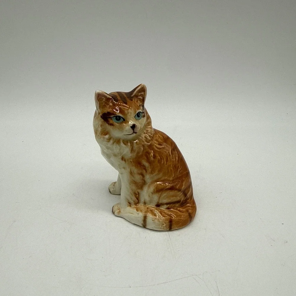 Orange Tabby Cat Ceramic Figurine Blue Eyes Glazed Sitting Porcelain Vintage 3